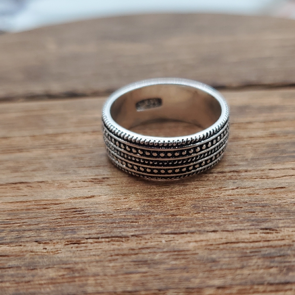 Unisex Band Ring in Silver Size 7 Sp 925 R821